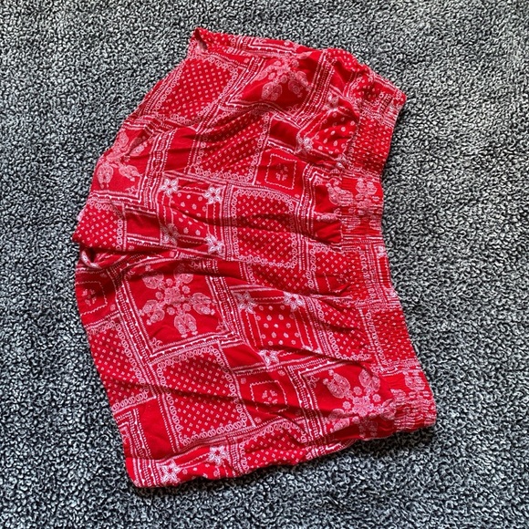 Mossimo Supply Co. Red and White Patterned Shorts - Picture 4 of 8